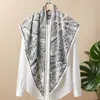 Elegante Chal Triangular Grande para Mujer con Acabado de Lujo Nuevo 2025 Bufanda Decorativa de Flor de Anacardo Bufanda Triangular para Cintura de Mujer