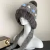 Novo Chapéu de Tricô Feito à Mão de Pelo de Coelho para Outono e Inverno, Chapéu de Proteção de Orelha de Leão de Pelúcia para Mulheres, Chapéu Lei Feng de Lã Fofo e que Afina o Rosto