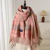 Xale Lenço Xadrez Elegante com Textura de Areia Fina Imitação de Caxemira para Homens e Mulheres, Quente e Fashion para Outono e Inverno, Lenço com Franjas para o Dia a Dia
