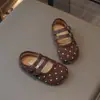 Nuevos Zapatos Mary Jane de Cuero con Puntos para Niña Colección Primavera 2026 Suela Suave Antideslizantes Zapatos de Princesa Estilo Coreano Lindos Zapatos Individuales para Bebé