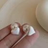 Pendientes de Plata S925 de Alta Gama con Perlas Envolventes para Mujer, Diseño de Nicho de Lujo Ligero, Elegantes Pendientes con Perlas de Concha, Clips para Orejas y Accesorios para Orejas para Mujer