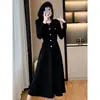 Novo Vestido Elegante Estilo Transfronteiriço com Botão Preto de Manga Longa para Mulheres no Outono e Inverno, Emagrecedor e Valoriza a Silhueta Vestido Longo Linha A