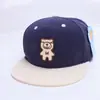 Gorra de Béisbol de Estilo Europeo y Americano de Visera Plana para Niños de 3 a 8 Años, con Parche de Oso m, Gorra Hip-Hop con Bloques de Color, Sombrero de Sol de Verano, Transfronterizo