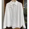 Diseñada con Elementos Florales Tridimensionales, Camisa Blanca para Mujer, Nuevo Estilo Primavera Temprana 2026, Cuello de Solapa, Mangas Largas, Elegante y a la Moda, Camisa para el Trabajo