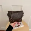Bolsa hobo de tecido para comércio exterior para mulheres, nova bolsa de ombro color block versátil 2026 com alça de corrente