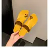 En stock, envío directo, cuero suave, absolutamente hermosas, sandalias de dedo tipo chancla, para mujer, para uso en exteriores, nuevo estilo verano 2026, casual, playa, chanclas de dedo