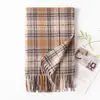 Bufanda gruesa de cuadros para otoño e invierno para niñas, calentador de cuello de invierno para parejas y estudiantes, elegante y cálido para ir al trabajo, chal con flecos estilo coreano