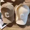 Boné de Baseball Feminino Outono e Inverno Novo Veludo Cotelê Esportivo Letras C Popular na Internet Ao Ar Livre Mesmo Estilo Masculino Top Rígido Aba de Pato Chapéu