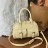 Bolso tipo almohada de nicho estilo extranjero para mujer, nueva colección 2026, bolso tote súper moderno, bolso de hombro de alta gama, bolso cruzado