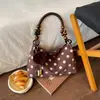 Bolso de Hombro de Gamuza con Lunares Estilo Coreano para Mujer 2026 Nueva Moda Versátil Bolso de Axila Bolso de Hombro Retro con Asa de Madera y Perlas