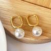 Pendientes largos ovalados chapados en oro para mujer, estilo St Family, con perlas sintéticas de imitación, estilo retro, con hebilla en la oreja