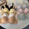 Sutiã meia-taça sem costura, estilo push-up, sem aro, com acabamento brilhante, fabricado no Sudeste Asiático. Ideal para mulheres com seios pequenos.