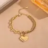 Pulseira Retrô Coração Dourado em Aço Titânio Europeia e Americana para Mulheres Popular no Instagram Hip-Hop Nicho Estilosa Simples e Não Desbota