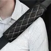 Almofadas de Ombro Populares Transfronteiriças em Couro Integral Bordadas com Diamantes, Capas de Cinto de Segurança com Diamantes, Suprimentos Automotivos, Capas de Cinto de Segurança para Crianças