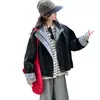 Jaqueta de Outono para Meninas 2026 Novo Modelo Casaco de Couro Infantil para Crianças Maiores Cardigan com Zíper Color-Block da Moda Jaqueta de Couro