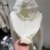 Camisa de Encaje con Capucha de Manga Larga de Uso Rudo Estilo Francés para Mujer, Modelo Nuevo Primavera y Otoño 2026, Top Camiseta Base Interior Único y Súper Elegante