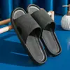 Nuevo Estilo de Pantuflas de Hotel para el Hogar y el Baño que se Sienten como Pisar Mierda, Pantuflas de Casa Antideslizantes para Hombre y Mujer de Verano para Entrega