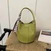 Bolsa Transversal de Textura de Alta Qualidade Feminina 2026 Nova Moda Tendência Versátil Item Quente Bolsa de Ombro Nicho Bolsa de Mão Estilo Balde