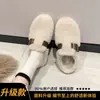 Sapatos femininos peludos para outono e inverno 2026, novo estilo, mocassins, de sola reta, forrados com pelúcia, quentes, pantufas de algodão estilo fada