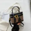 Bolso tipo bandolera retro de color contrastante, bolso tipo caja, nuevo para Otoño e Invierno 2025, para mujer, diseño de nicho de alta gama, bolso cruzado moderno para mujer