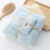 Suministro de fábrica toalla de felpa de coral con diseño de celosía auspiciosa para adultos, gruesa, absorbente, regalo de boda, toalla para madre e hijo, venta al por mayor