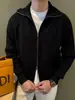 Cárdigan de color liso de alta gama con cuello alto y cremallera, chaqueta de punto cálida de moda de otoño e invierno para hombre, estilo 'old money'