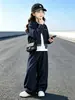 Conjunto de mezclilla estilo coreano para niñas, nueva colección otoño 2026, con una camisa de retazos a cuadros y pantalones de pierna ancha