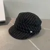 Boné de Beisebol Casual Listrado Estilo Japonês para Mulheres, Chapéu de Pescador Artístico Versátil para Outono e Inverno, Chapéu Elegante de Equitação que Afina o Rosto