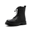 Botas Masculinas de Cano Alto e Médio Estilo Britânico Workwear Bico Redondo Solado Grosso Cor Preta Outono e Inverno 2024 96118-F