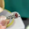 Anillo de granate color vino tinto natural plata de ley 925 incrustado diseño de nicho torre de azúcar de alta calidad cortador anillo femenino venta al por mayor