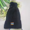Chapéu de Lã Quente com Pompom para Inverno Feminino, Estilo Coreano Moderno Versátil Espessado à Prova de Frio