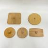 Se puede procesar y grabar con tapas de sellado grandes y pequeñas, tapas de taza de juego de té de madera redondas rectangulares con agujeros para sostener cucharas, tapas de taza de té