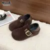 Sapatos Birkenstock femininos de pelúcia quentes com aumento de altura 2026 inverno novo para pessoas de baixa estatura, sapatos casuais únicos, sapatos de motorista para pessoas preguiçosas