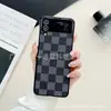 Aplicável à capa do celular Samsung ZFlip4 xadrez retrô personalizada criativa all-inclusive resistente a quedas couro nicho avançado