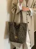 Bolsa Transfronteiriça Outono 2026 Nova Estampa de Leopardo para Mulheres, Bolsa Tote Fashion, Bolsa de Mão e Bolsa de Ombro Casual de Grande Capacidade para o Dia a Dia