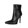 Sapatos de Salto Alto Estilosos com Design Europeu e Americano 2026 Novas Botas Curtas Outono e Inverno Bico Fino Salto Agulha Versáteis Botas de Cano Curto Botas Martin