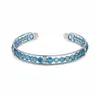 Pulsera abierta de tres capas de vidrio con circonita cúbica estilo francés, una pieza de joyería lujosa y sofisticada, un accesorio único y delicado que complementa cualquier atuendo, diseñada para mujeres