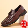 Novos Tods masculinos de couro macio com sola macia, sapatos casuais de couro para negócios, calçados masculinos de couro bovino com camada superior sem cadarço