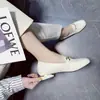 Sapatos de Couro Estilo Britânico com Salto Baixo, Modernos e Versáteis para Mulheres, Novo Modelo Primavera/Verão 2025, Sapatos de Trabalho Confortáveis com Solas Macias para Mulheres
