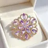 Broche de Flor de Joya de Siete Colores Hueca de Industria Pesada Pin de Aleación con Pedrería Accesorios para Traje Abrigo Qipao Vestido Formal Ramillete