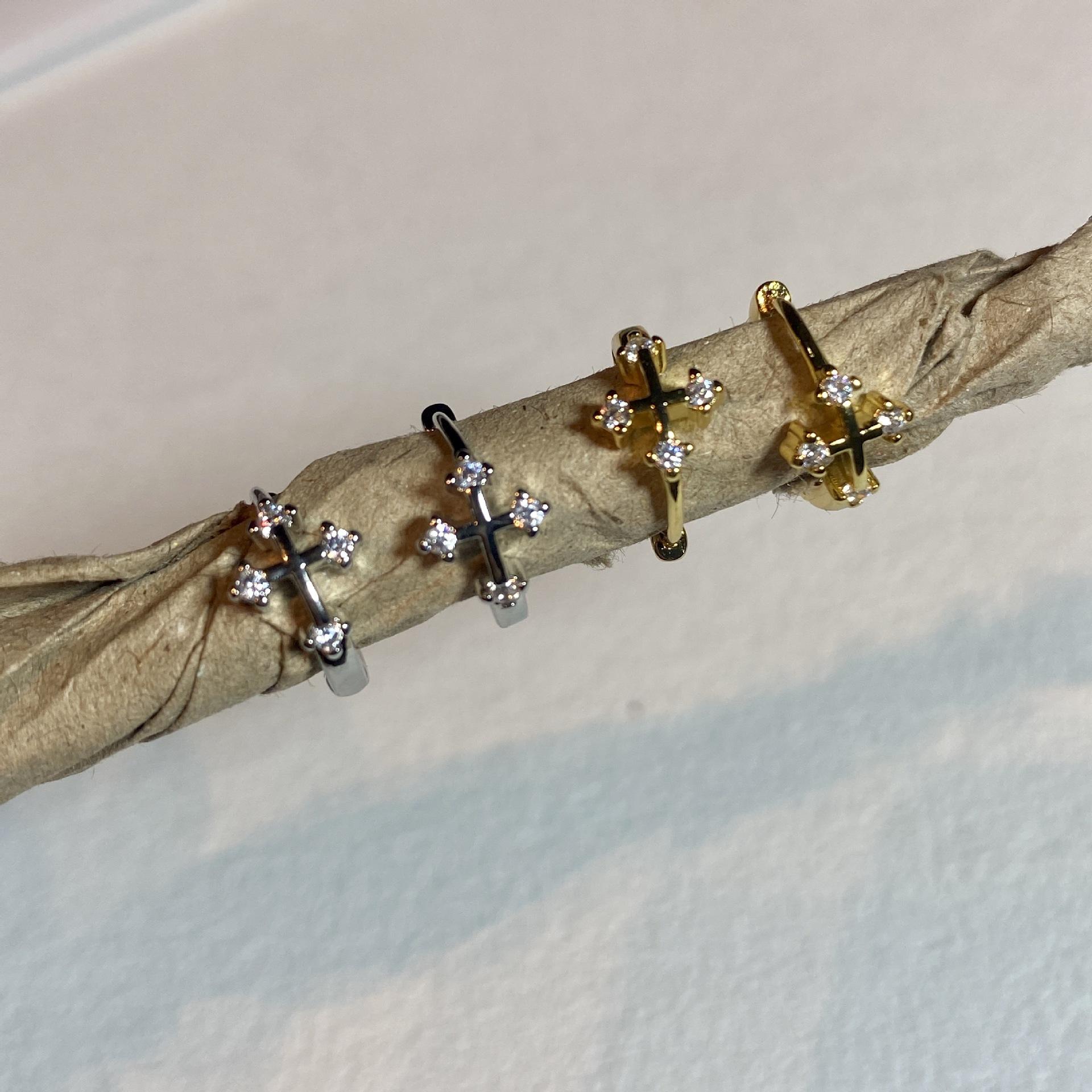 R203#十字架耳扣