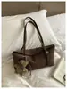 Bolsa de Ante Flocado para Mujer Otoño Invierno 2026 Nuevo Diseño Pequeño de Nicho Bolso de Hombro Único Venta Caliente Bolso de Mano Rígido Retro