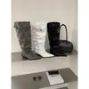 Primer Encuentro Temporada Botas Largas de Tacón Grueso Fruncidas Puntiagudas para Mujer 2026 Otoño/Invierno Nueva Llegada Hebilla de Cinturón Caña Ancha Botas de Caballero