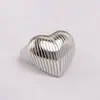 Anillo Retro Distressed Abierto de Corazón y Raya de Moda Europea y Americana Personalidad Acero Inoxidable Anillo Venta al por Mayor para Mujeres