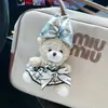 Chaveiro de Pelúcia Estilo Coreano com Laço Brilhante, Chaveiro de Urso Fofo para Carro, Enfeite Pendurado Adorável e Fofo