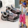 Zapatillas de suela blanda estilo coreano Otoño 2026, zapatos de senderismo versátiles y modernos para niños, zapatos casuales retro y ligeros para niños y niñas