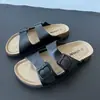 Moda de Verano 2026 Zapatos Planos Birkenstock sin Cordones de Doble Botonadura para Hombres y Mujeres Chanclas de Corcho Venta al por Mayor de Comercio Exterior