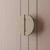 Nuevo Tirador de Puerta Semicircular de Madera Maciza Estilo Chino en Stock Placa de Aluminio Tallada Tirador para Puerta Corredera de Cristal de Doble Apertura de Hotel
