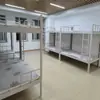 Cama de ferro com beliche superior e inferior cama dupla alta e baixa cama de dormitório para funcionários de dois andares cama de dormitório para apartamento de estudante cama com estrutura de aço