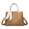 Bolso Bordado de Patchwork Estilo Chino de Moda Bolso de Mujer Modelo Nuevo 2025 con Bufanda Versátil Bolso de Hombro Cruzado para Mujer